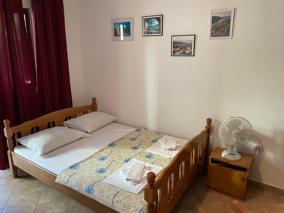 Apartmani Ivana Tivat Bagian luar foto
