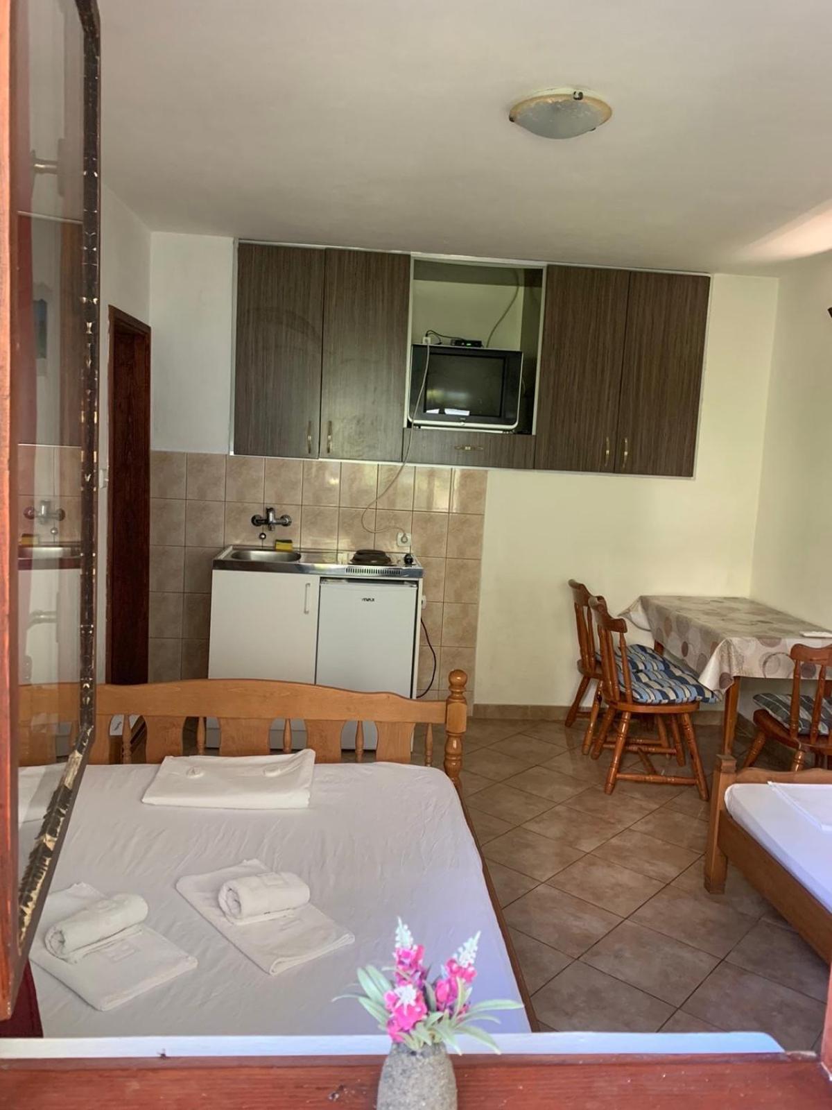 Apartmani Ivana Tivat Bagian luar foto