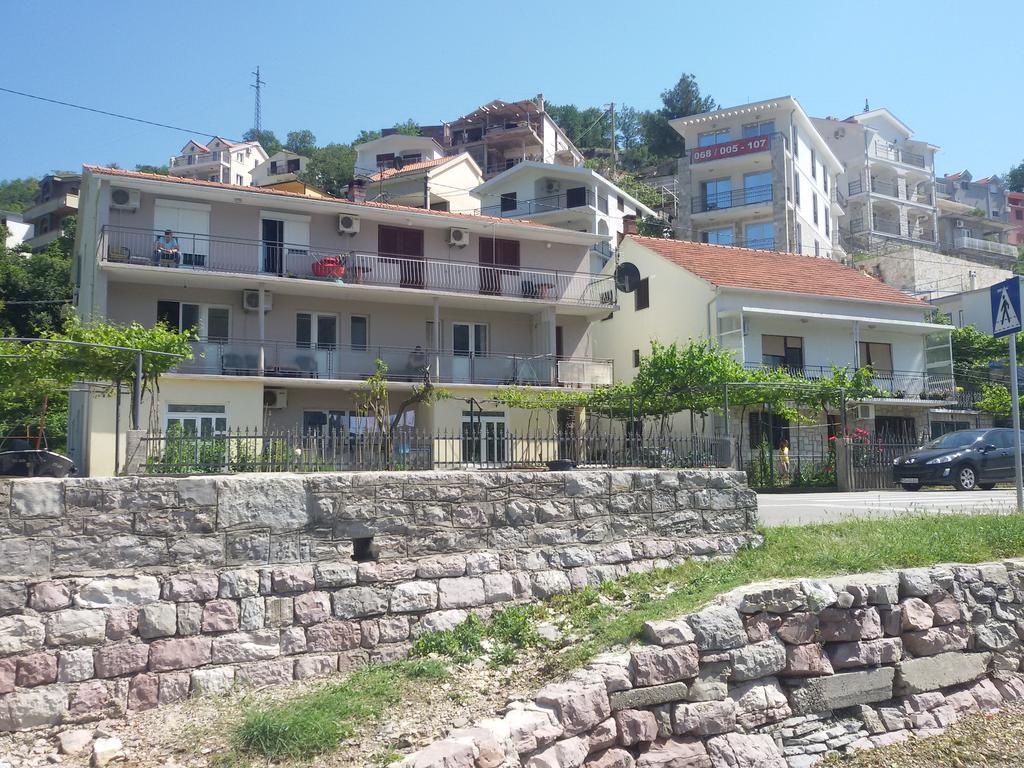 Apartmani Ivana Tivat Bagian luar foto